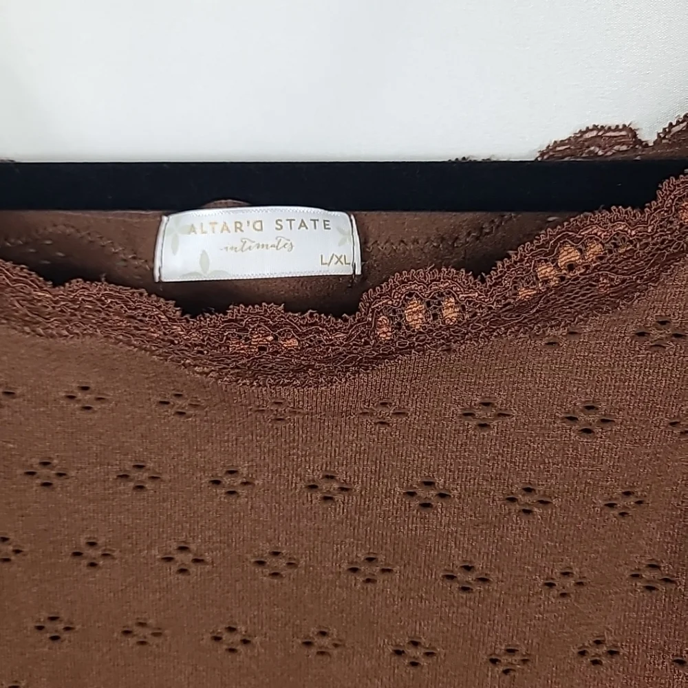 Altar'd State Knit Top Stretchy Long Sleeve Shirt Brown Lace Sz L/XL NWT $44